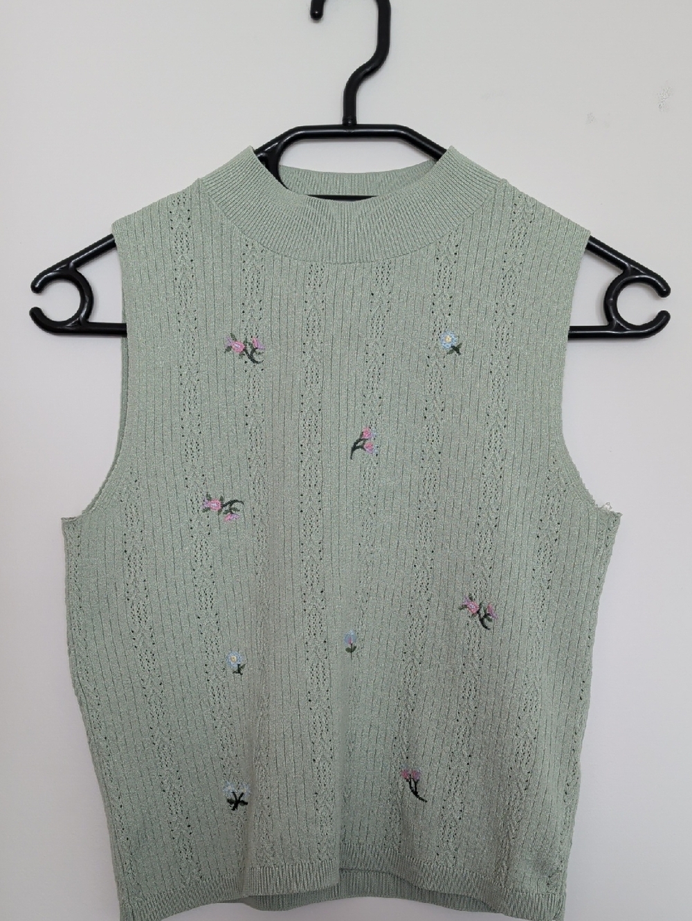 ZARA Sleeveless Mock Neck Knit Top - Mint Green with Floral Embroidery